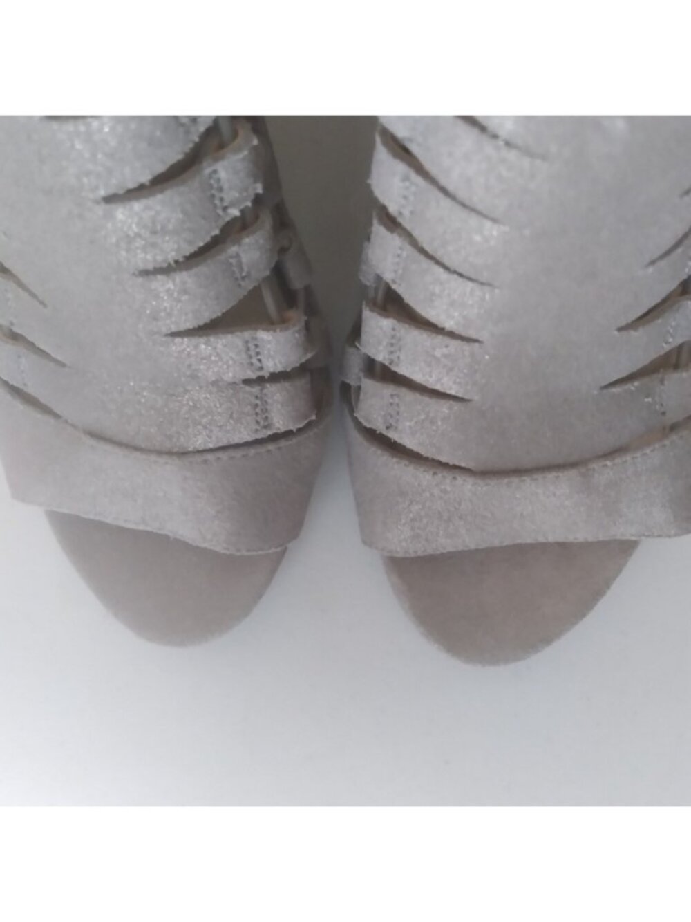 Vince Camuto Silver Gray Shimmery Bungee Strappy Evening Stacked Block Heels 8.5 - Picture 5 of 11